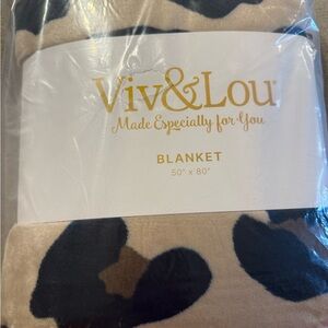 Viv & Lou Leopard Blanket